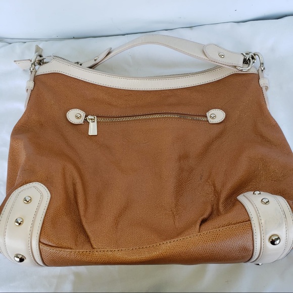 πΈ Guess Mariano Tan Gold Go-To Shoulder Bag - Picture 1 of 14